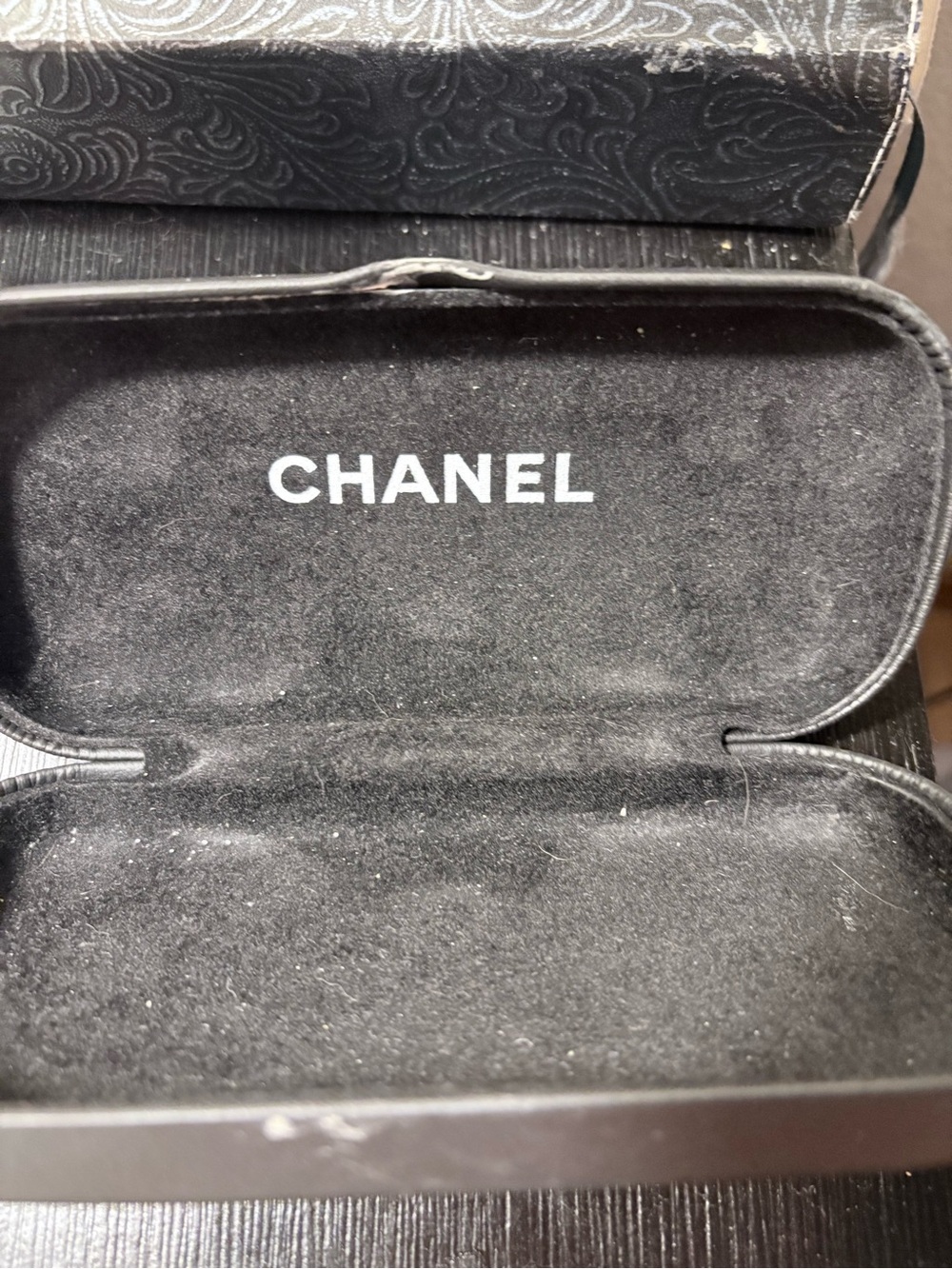 CHANEL Black Sunglasses with Gold CC Accent - Picture 4 of 6